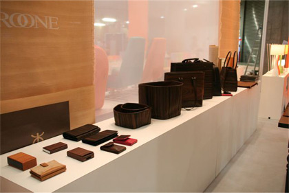 Handbags and wallets made from Ki-Ori Tennâge